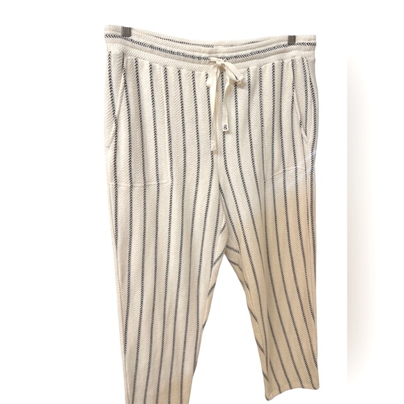 Lou & Grey Pants - EUC Lou & Grey chevron stripe pant